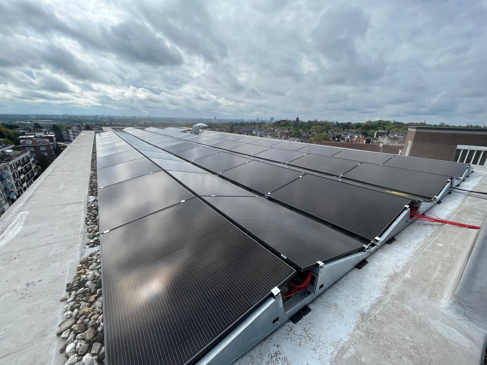 Zonnepanelen installatie in Laken van Solar Engineering